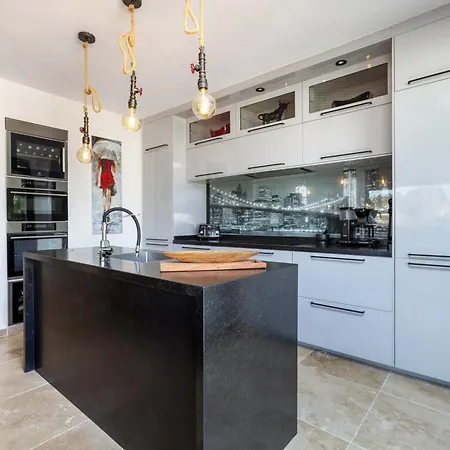 Mza322a - Stylish Penthouse With Large Terrace *
